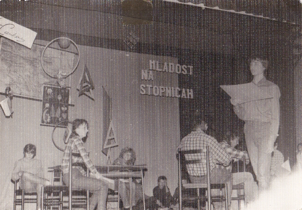 20 let gimnazije: Mladost na stopnicah