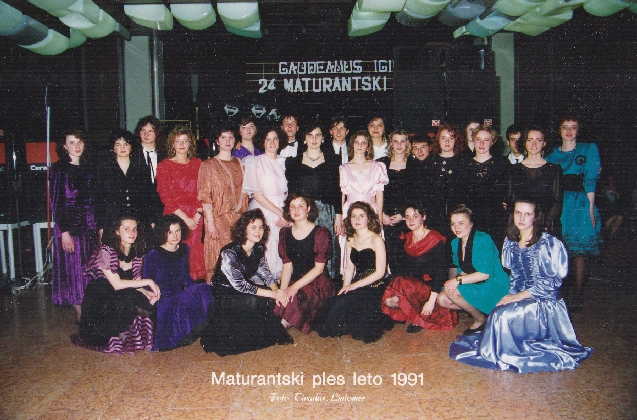 Maturantski ples 4. d