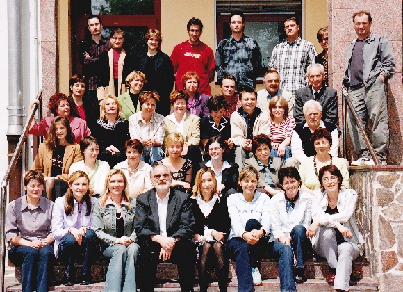 Učiteljski zbor v šolskem letu 2003/04